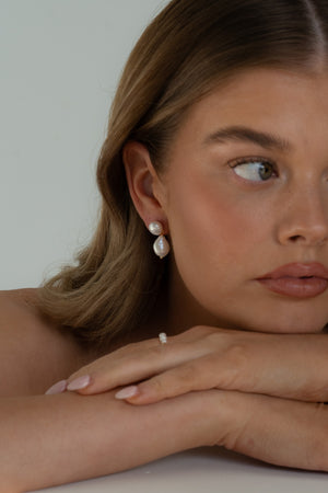 **Pre-Order 03/09** Eddison Pearl Earrings - Gold - JT Luxe