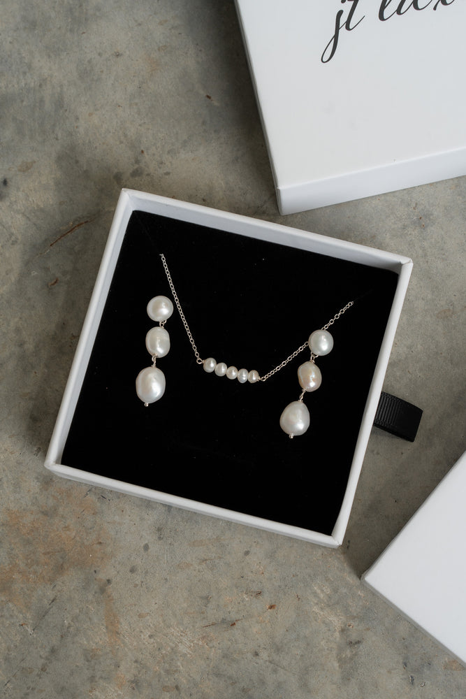 Kamali Pearl Necklace - Silver