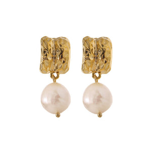 
            
                Load image into Gallery viewer, Camilla Pearl Earrings - JT Luxe
            
        
