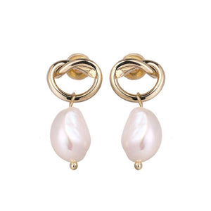 
            
                Load image into Gallery viewer, Mona Pearl Earrings - JT Luxe
            
        